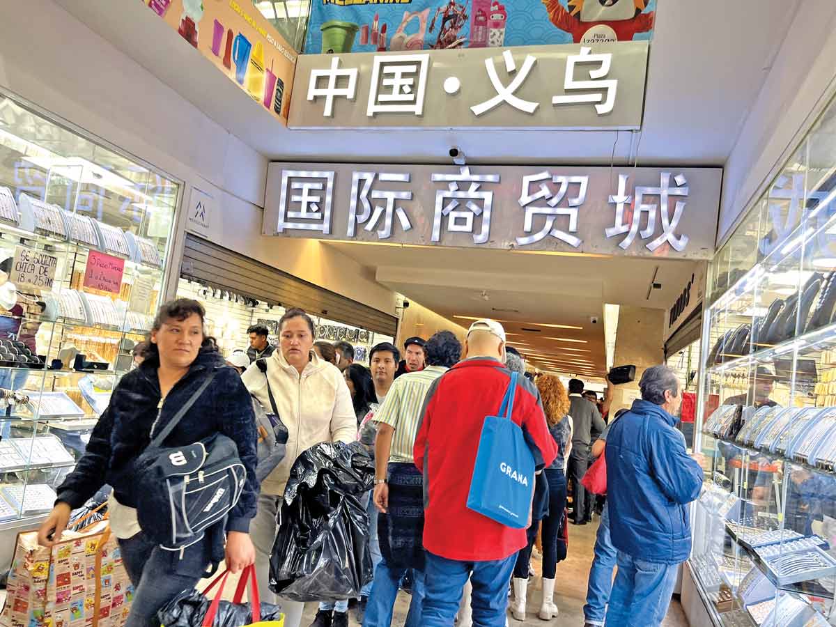 La Dependencia Energética: Senado aprueba aranceles que revolucionan la compra de insumos asiáticos y buscan reducir el papel de China en el mercado estadounidense.