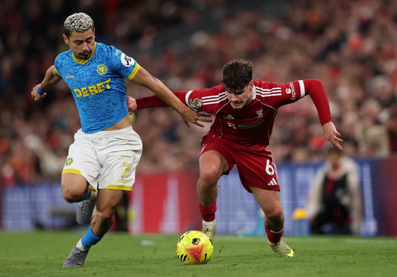 Éxito en Anfield: Liverpool vence a Wolverhampton con un golazo de Salah y se asegura la victoria en un partido emocionante.