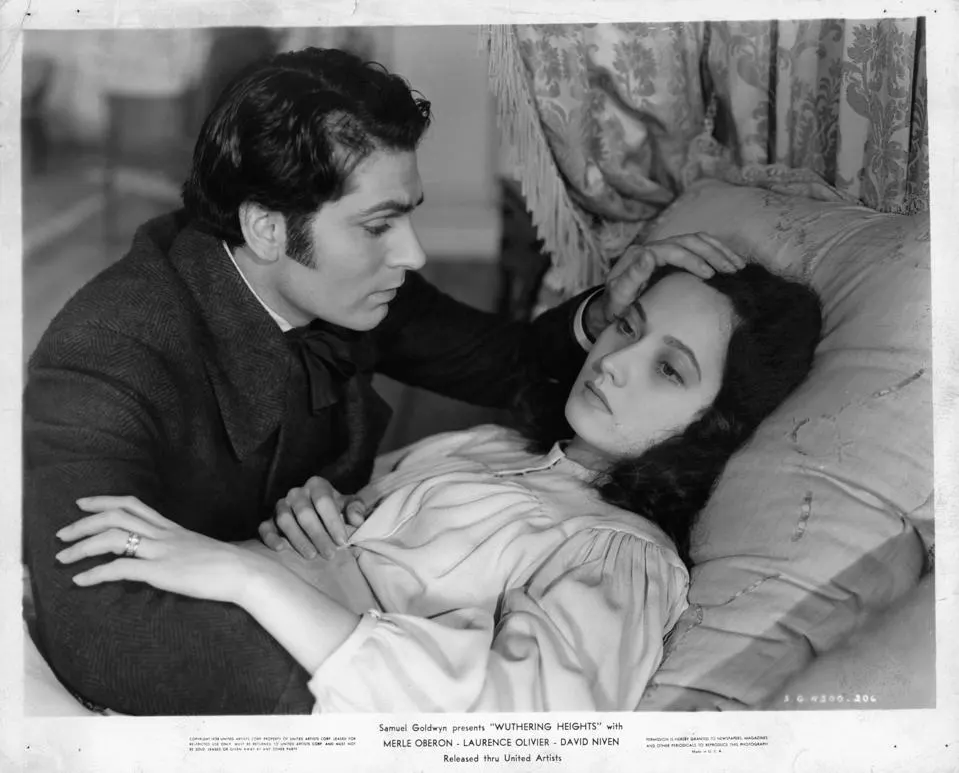 "Cumplimiento de la ley de la oferta y la demanda: 'Cumbres Borrascosas' vuelve a encenderse como una best seller gracias al impacto de su versión cinematográfica"