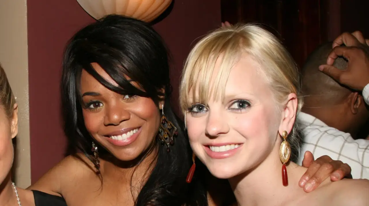 El Espíritu del Terror Revive: Anna Faris y Regina Hall Regresan a 'Scary Movie' con Una Nueva Escena de Pánico