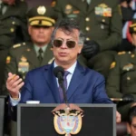 "Colombia en estado de alarma financiero: Gobierno toma medidas drásticas para superar la crisis económica que azota al país"