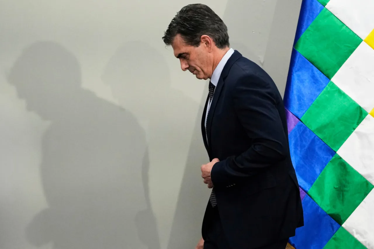 Bolivia en crisis energética: Presidencia decide abolir subsidios a combustibles y deja a ciudadanos con aumento en precio del gasolina y otros productos petrolíferos.