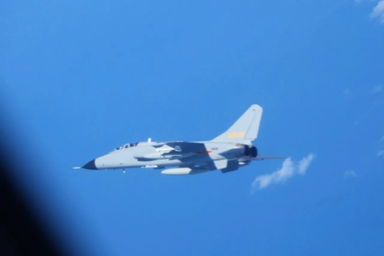 La Operación de Justicia: Estados Unidos despliega su fuerza contra ISIS en Siria con operaciones aéreas intensas y apoyo a fuerzas aliadas.