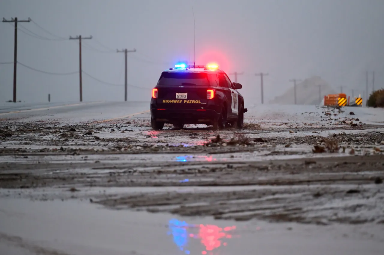 "Frenos de nieve en la senda de los deseos de Navidad: La furiosa tormenta invernal azota al nordeste estadounidense y obliga a retrasar o cancelar miles de viajes"