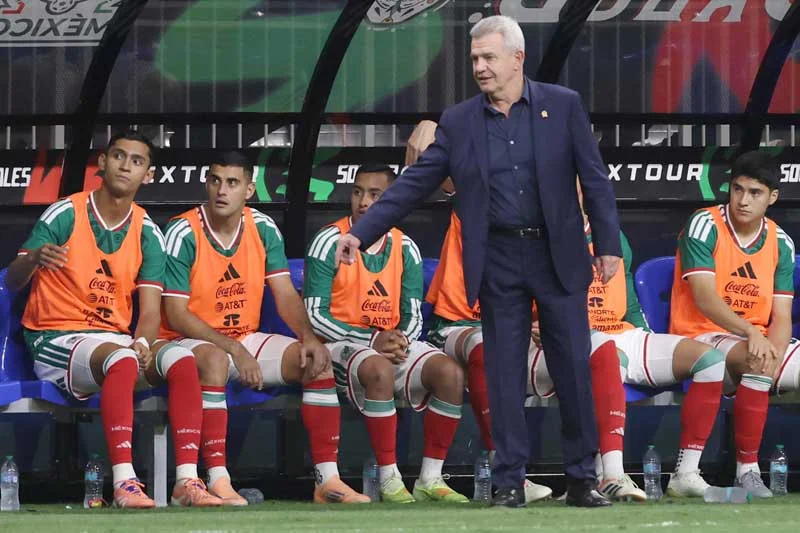 El destino de dos leyendas del fútbol mexicano: FIFA dicta sentencia definitiva sobre el porvenir de Ledezma y Gutiérrez en la casaca tricolor.