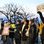 "La ira y la justicia se alzan en Minneapolis: una ciudad en llamas después de la tragedia del ICE"
