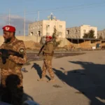 "Operación de seguridad crucial: El gobierno sirio logra tomar el control de una prisión clave donde se encontraban militantes del Estado Islámico"