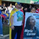 "La fiesta de la libertad: venezolanos del sur de Florida albergan un momento histórico con la caída de Nicolás Maduro"