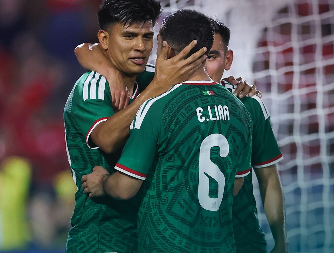 México en la mira: La debacle preolímpica desata una tormenta de controversias y cuestionamientos a la selección nacional.