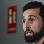 "El destino de Arbeloa en el Real Madrid se decide: ¿irá hacia la puerta o hacia la salida?"