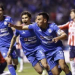¡Se acabó el invicto! Cruz Azul sorprende y derrota a Chivas