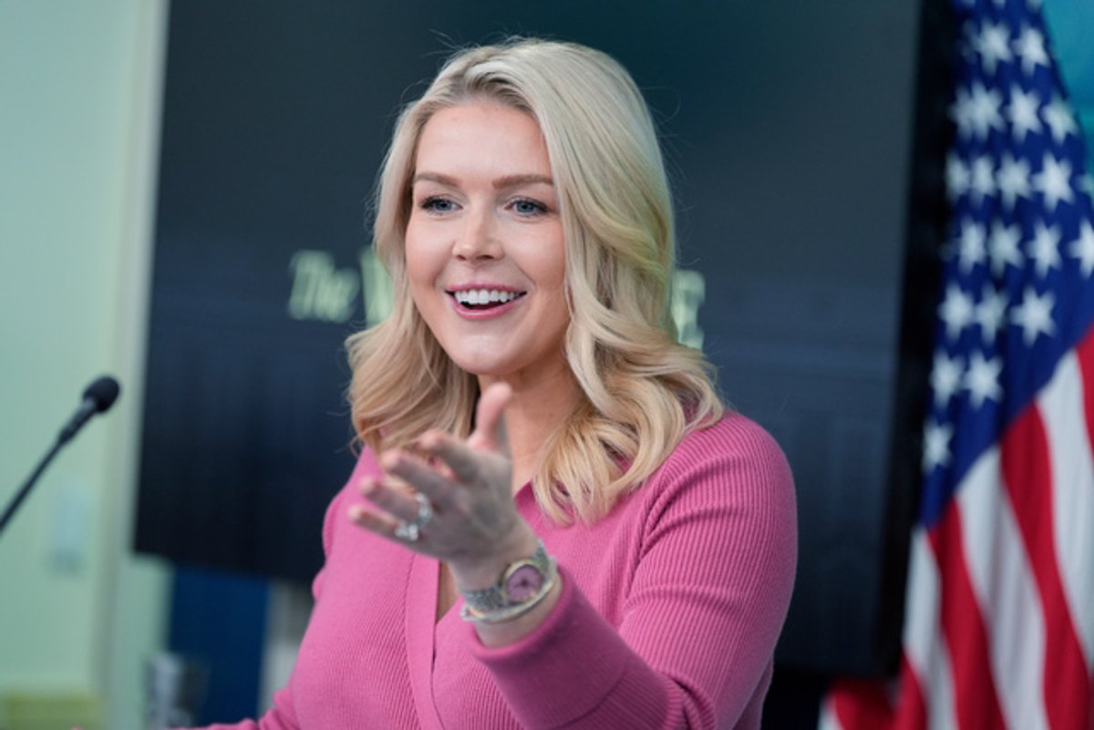 Cuba debe ser prudente en declaraciones hacia Trump, "está al borde del colpaso": Casa Blanca