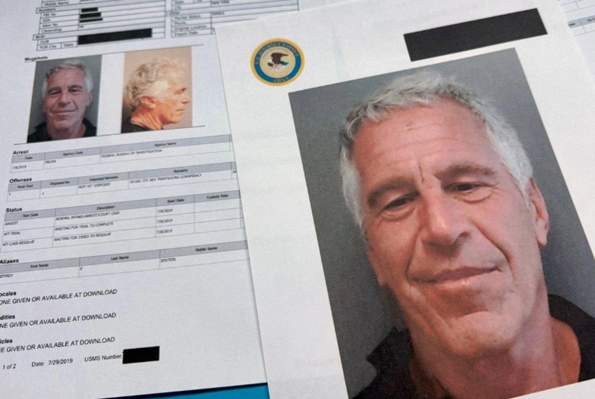 Epstein fue entrenado como agente secreto del Mossad, revelan documentos confidenciales.