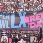 Green Day puso música al aire en el espectáculo que inauguró el Super Bowl LX.