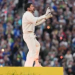 Dedica Bad Bunny tributo a Willie Colón en show en Brasil